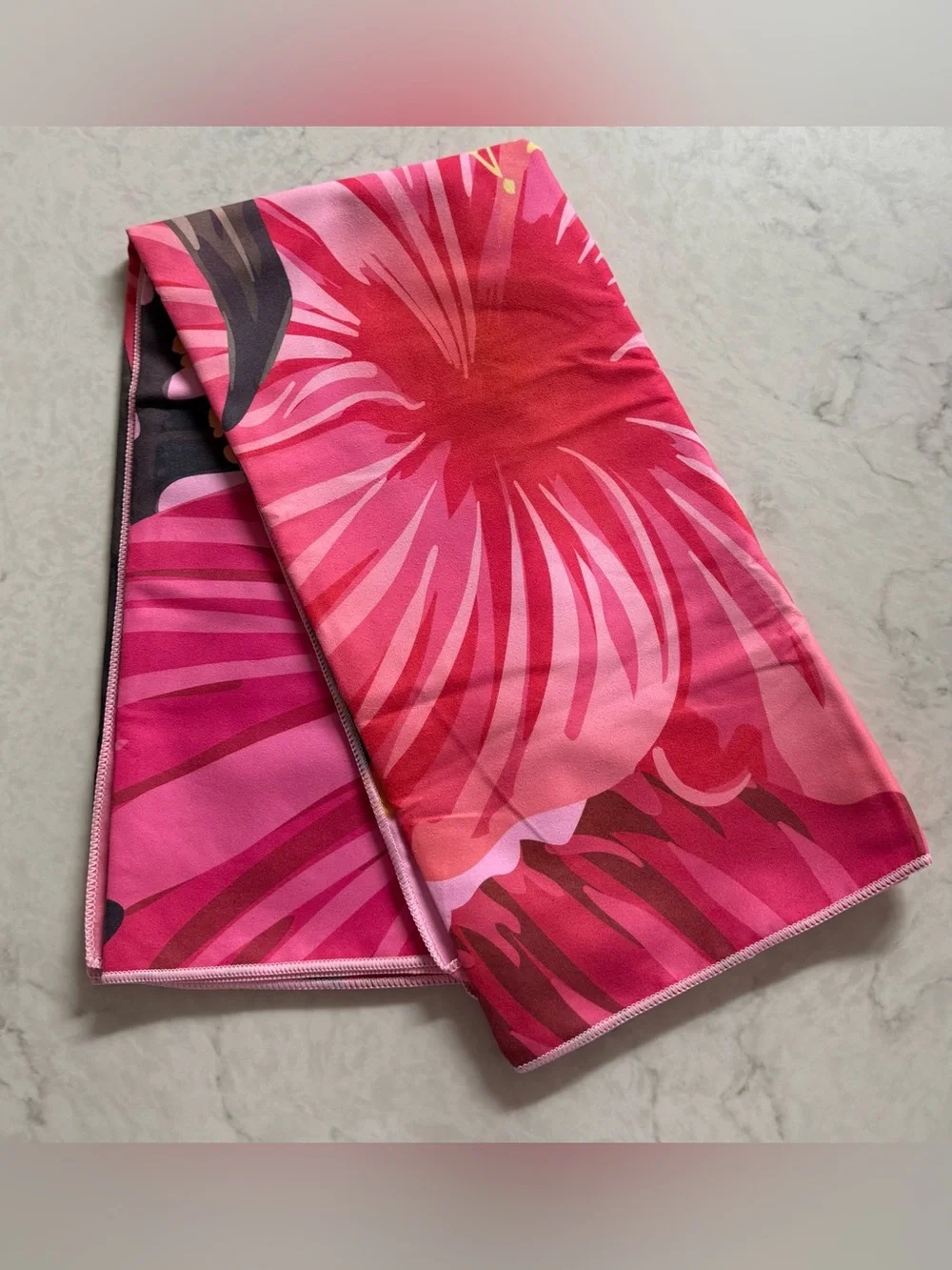 RHB Hawaii Microfiber Beach Towel with  Drawstring Pouch - NWT